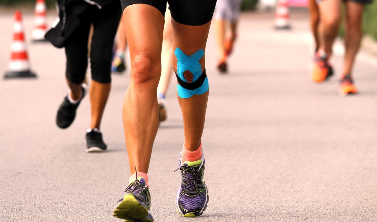 Tape knee for running