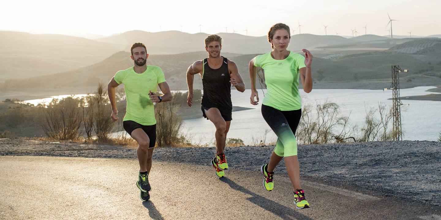 Runners training to challenge 10K distance