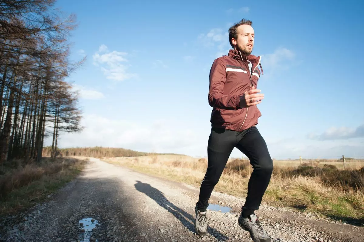 Man challenge to run 6-minute mile