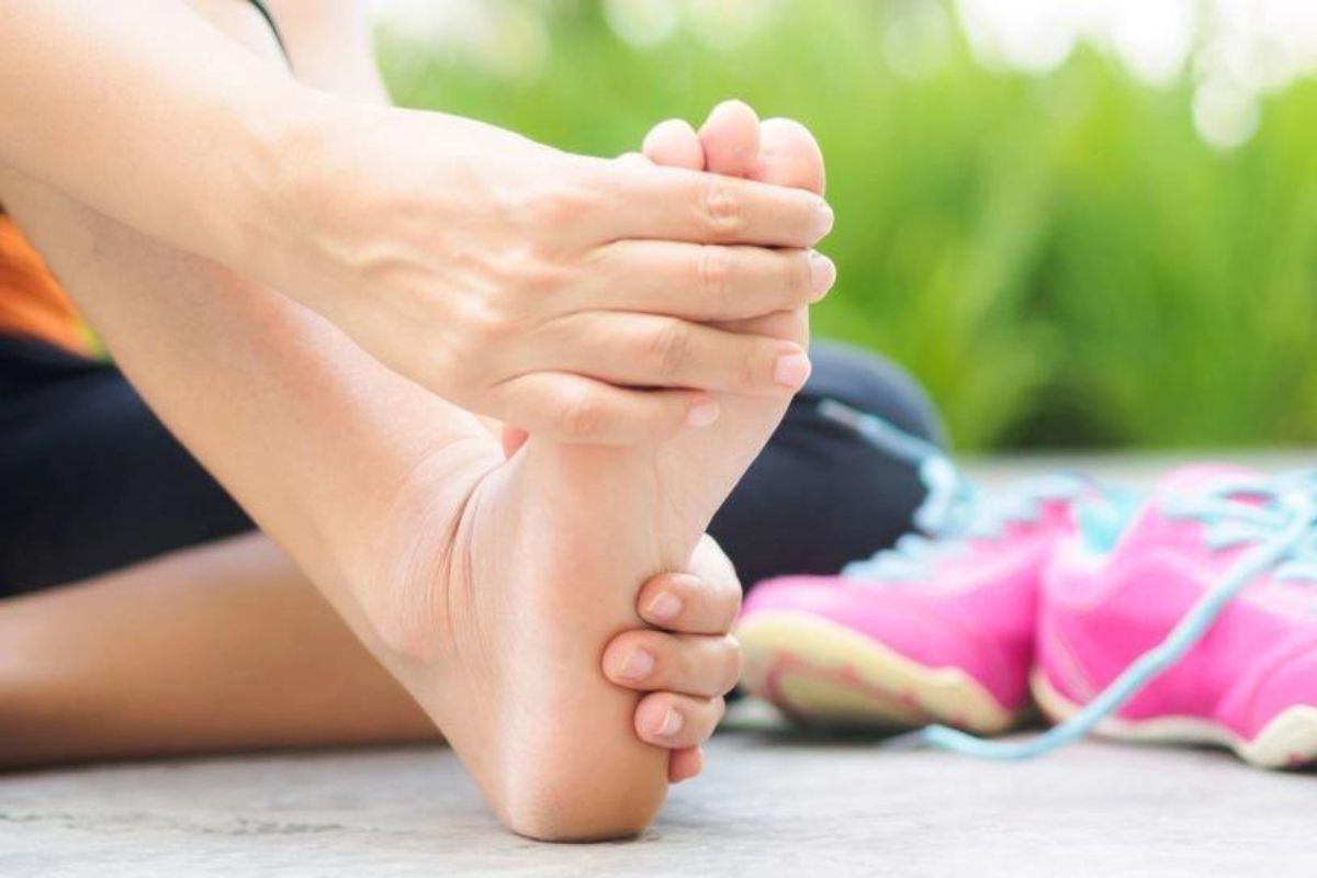 Injurney toenails causes throbbing and intense pain